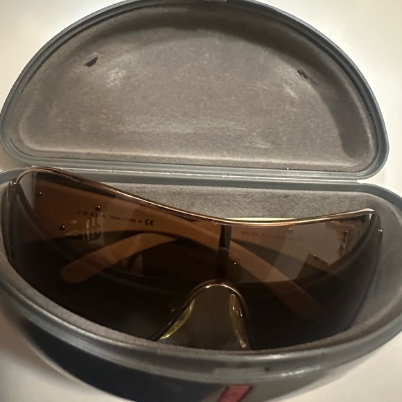 Prada sunglasses - Picture 9 of 9